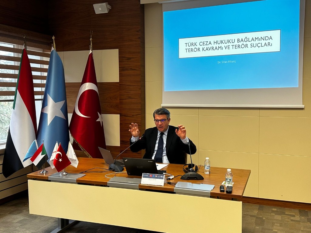 Muxaadaro ku saabsan fikradda argagixisada iyo dembiyada argagixisada ee sharciga ciqaabta Turkiga.