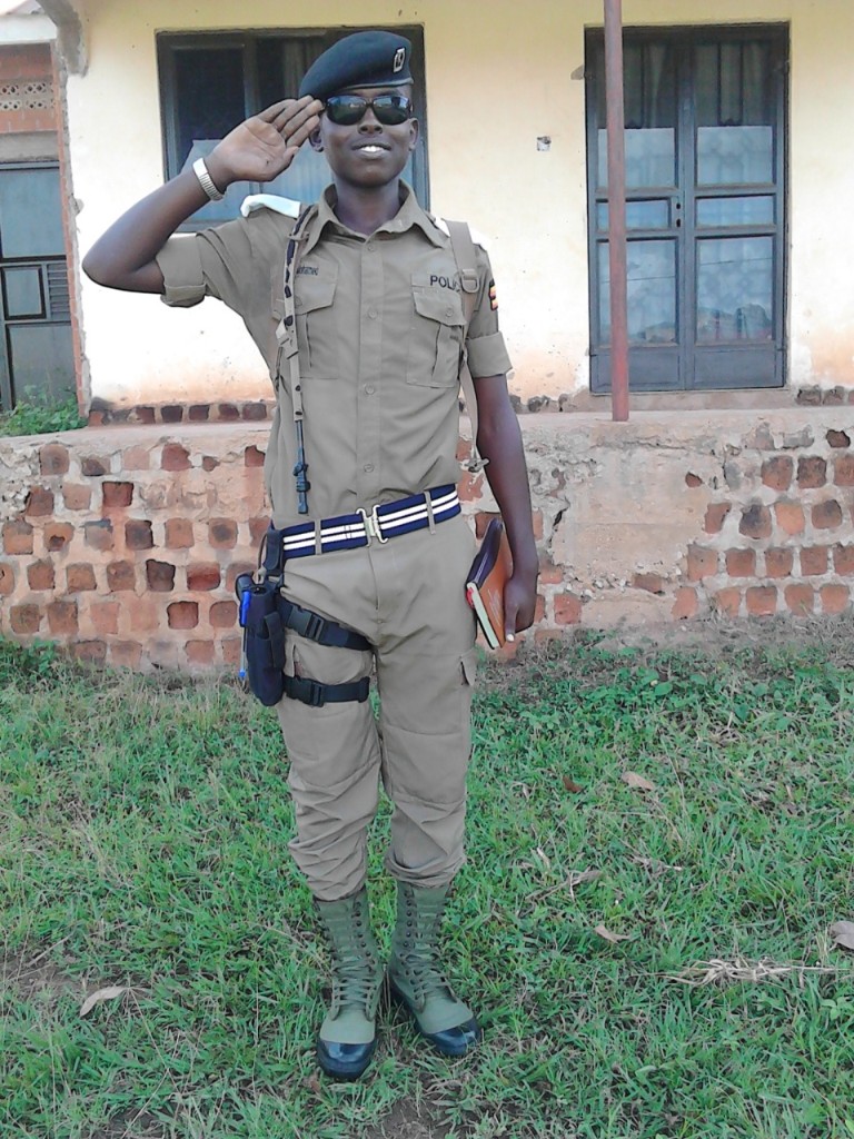 Xirmo booliis Uganda ah intii lagu jiray tababarka sarkaal cadet.