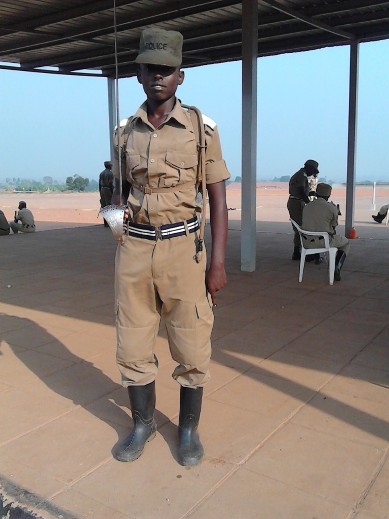 Sawir sarkaal cadet oo laga qaaday Dugsiga Tababarka Booliiska ee Kabalye-Masindi.