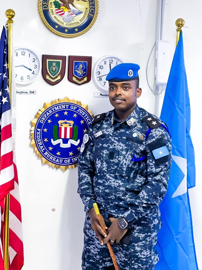Mohamed Abdullahi Khalif oo jooga xafiiska FBI ee Soomaaliya, 7 Febraayo 2024.