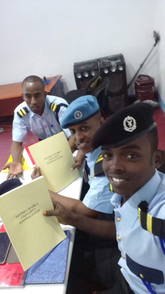 Waxbarashada sharciga ee sii socota intii lagu jiray adeegga hore ee Ciidanka Booliiska Soomaaliyeed, 2016. Mohamed Abdullahi Khalif oo haya Xeerka Habka Ciqaabta Soomaaliyeed.